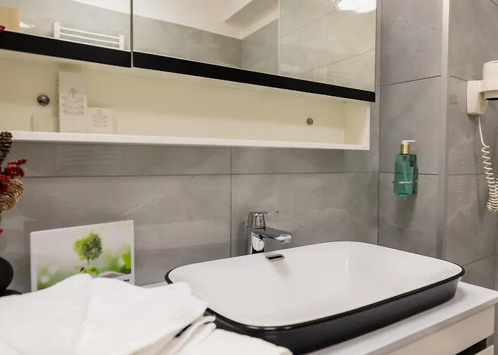 Le Blanc 4* Bucharest