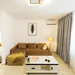 Le Blanc 4* بوخارست